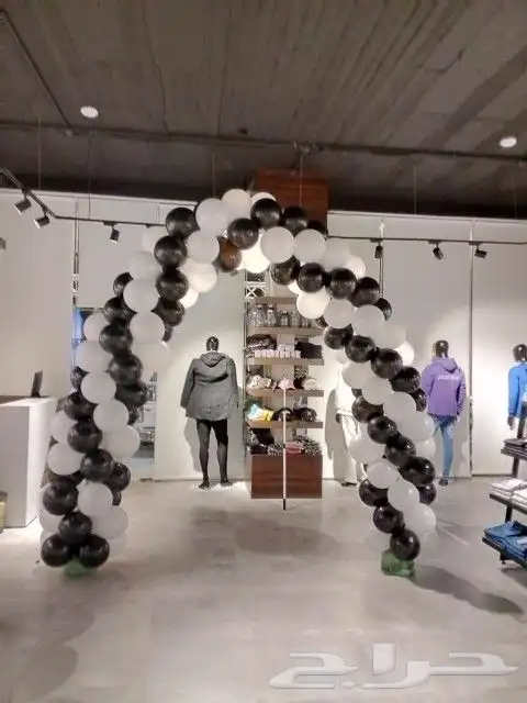 مجسمات اطفال ترحيبيه للمحلات .بالونات ترحب 10