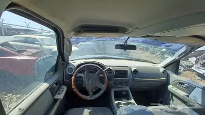 قطع غيار فورد اكسبديشن 2006 8
