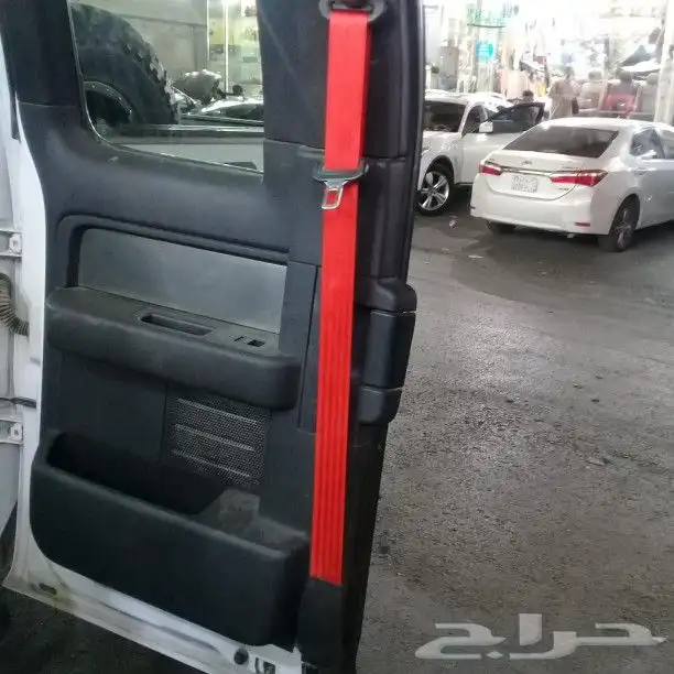 تغير الوان أحزمة امان السيارات 24