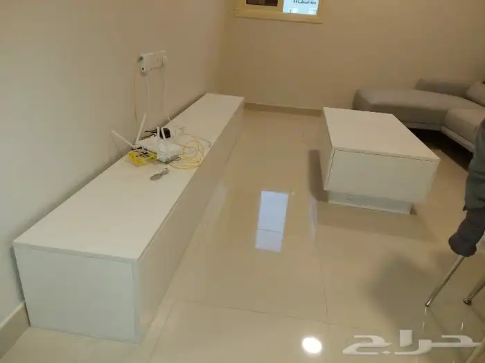 طقم طاوله بلازما وطاوله وسط 18