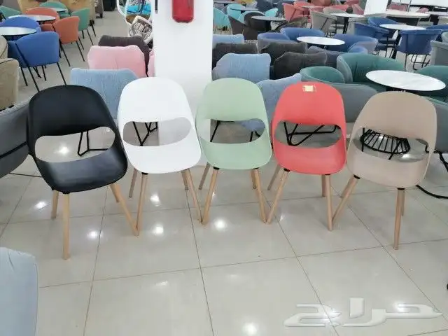 كراسي حديد بكل الألوان 2