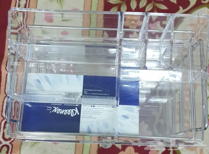 منظم مكياج 0