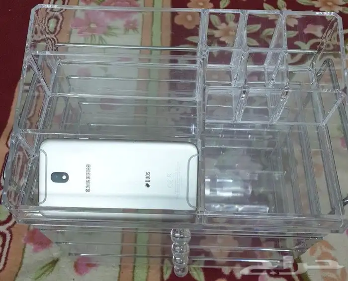 منظم مكياج 4