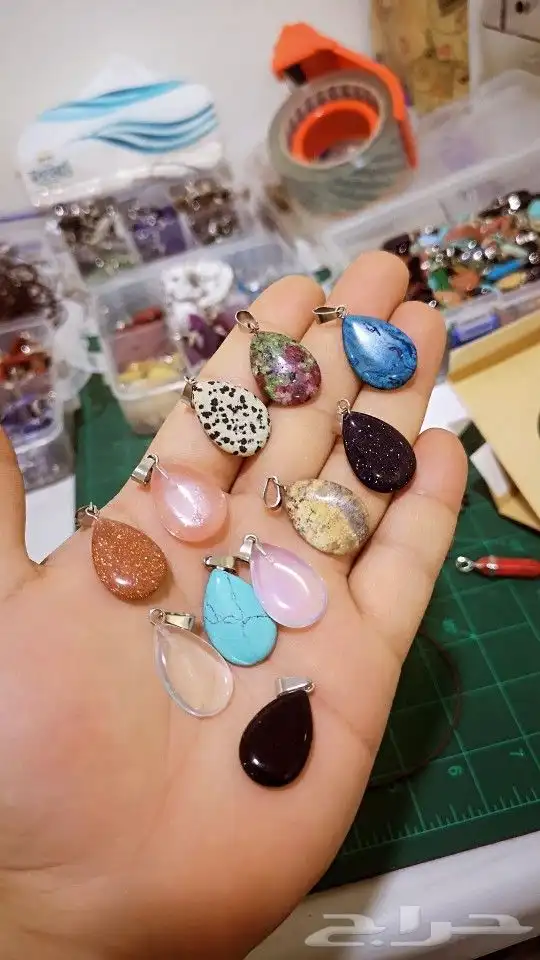 تعليقات احجار 1