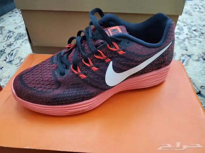 جزمة رياضية جديدة لم تستخدم NIKE مقاس 41 1