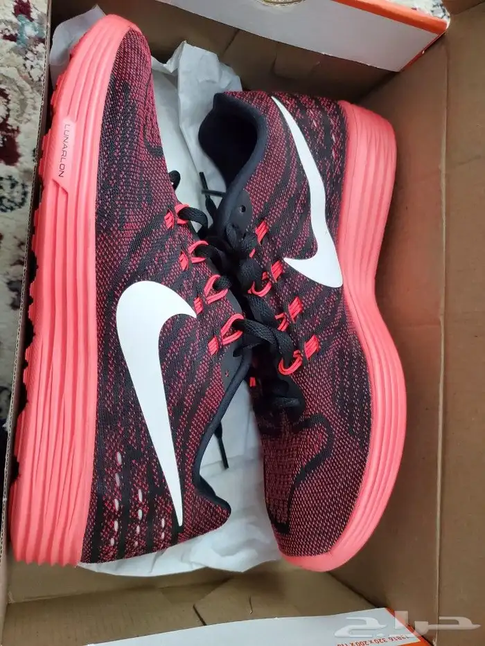 جزمة رياضية جديدة لم تستخدم NIKE مقاس 41 2