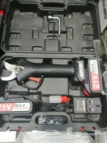 دريلات متنوعه بطاريتين وعده متنوعه 36