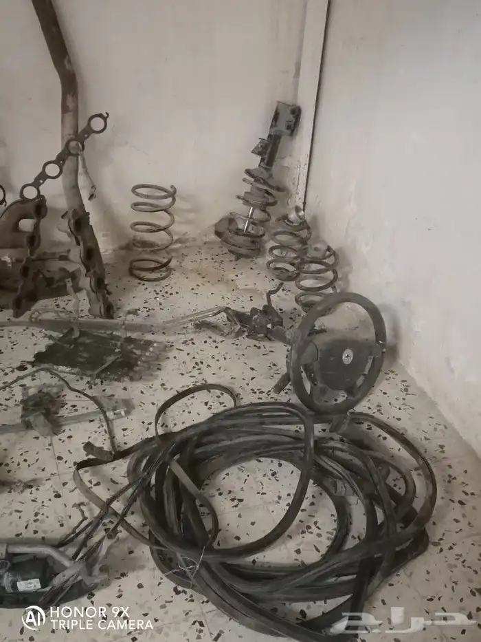 يوجد قطع كابرس 2006 ثمنيه 8سلندر البيع مستعجل 8