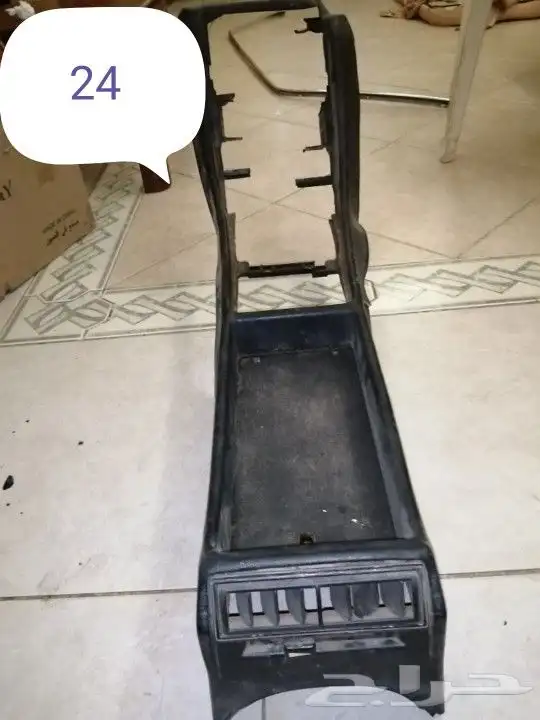 للبيع قطع غيار مرسيدس 560 sel 23