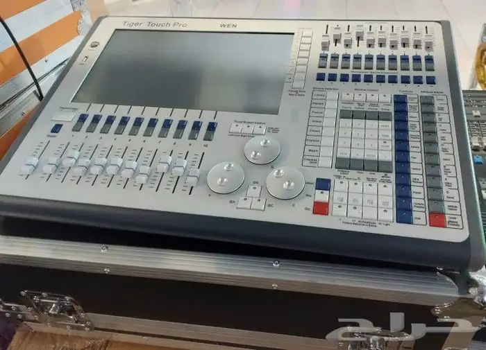 بيع اجهزه اضاءه وسماعات وشاشات 6