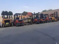 رافعات شوكيه للايجار فواركلفة 0508119399 0