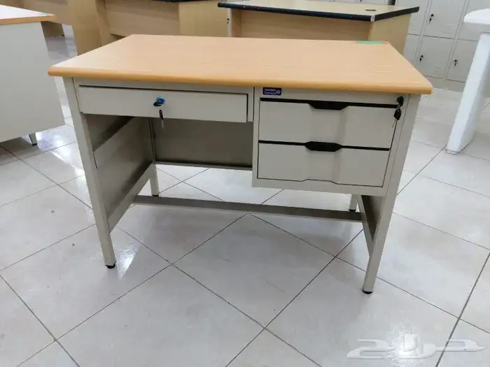 مكاتب حديد وقزاز وخشب وميلامين مقاس مختلفه 0