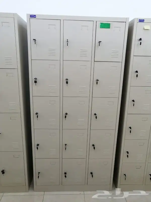 دواليب لوكر مع مكاتب 32