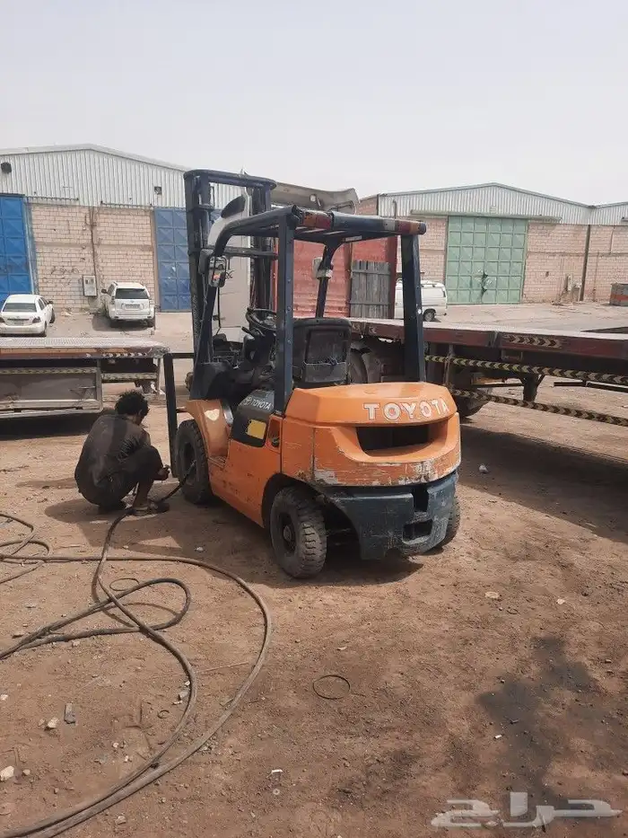 رافعات شوكيه للايجار فواركلفة 0508119399 2