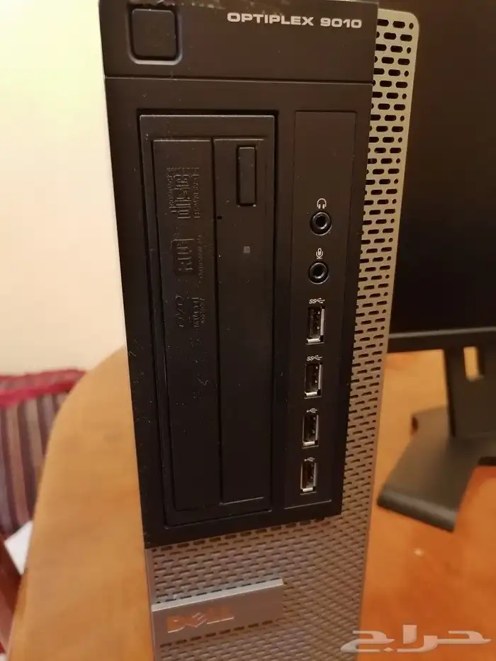 كمبيوتر مع شاشة متحركة من شركة ديل Dell نظيف 3
