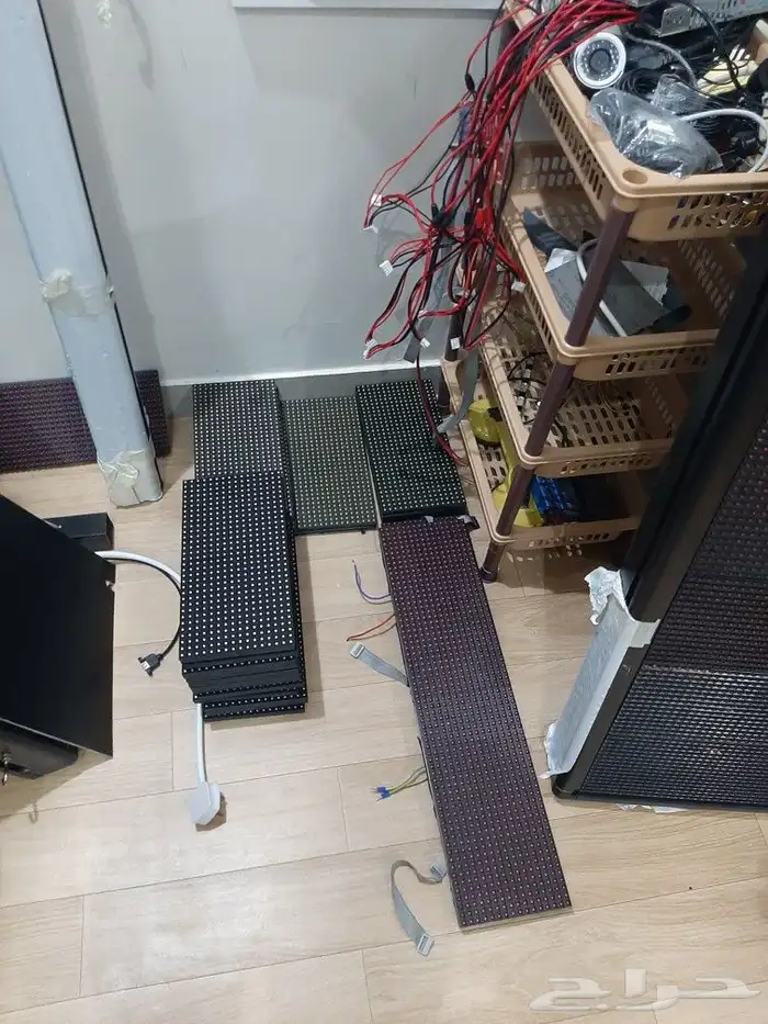 صيانه وإصلاح جميع شاشات المحطات والدعاية 4