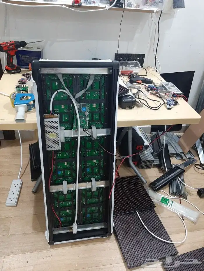 صيانه وإصلاح جميع شاشات المحطات والدعاية 3