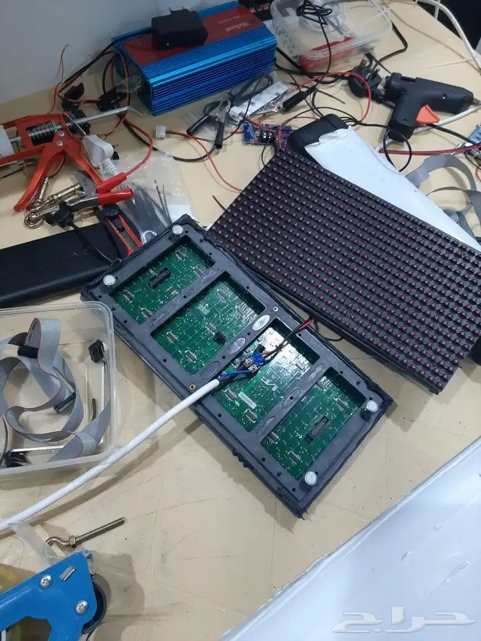 صيانه وإصلاح جميع شاشات المحطات والدعاية 1