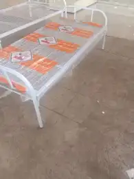 سررحديد نفر نفرين جمله قطاعي ومراتب وشراشف ومخده 2