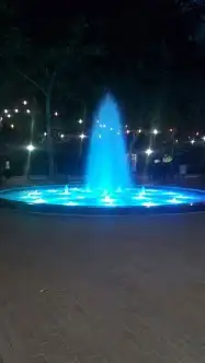نوافير شلالات كشافات انارة نوافير و مسابح 0