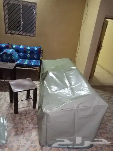 كراسي جلسات خارجيه ودواليب خشبيه 0