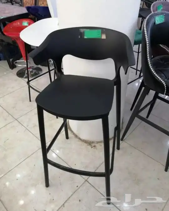 كراسي حديد وفايبر داخليه وخارجيه بالوانها 18