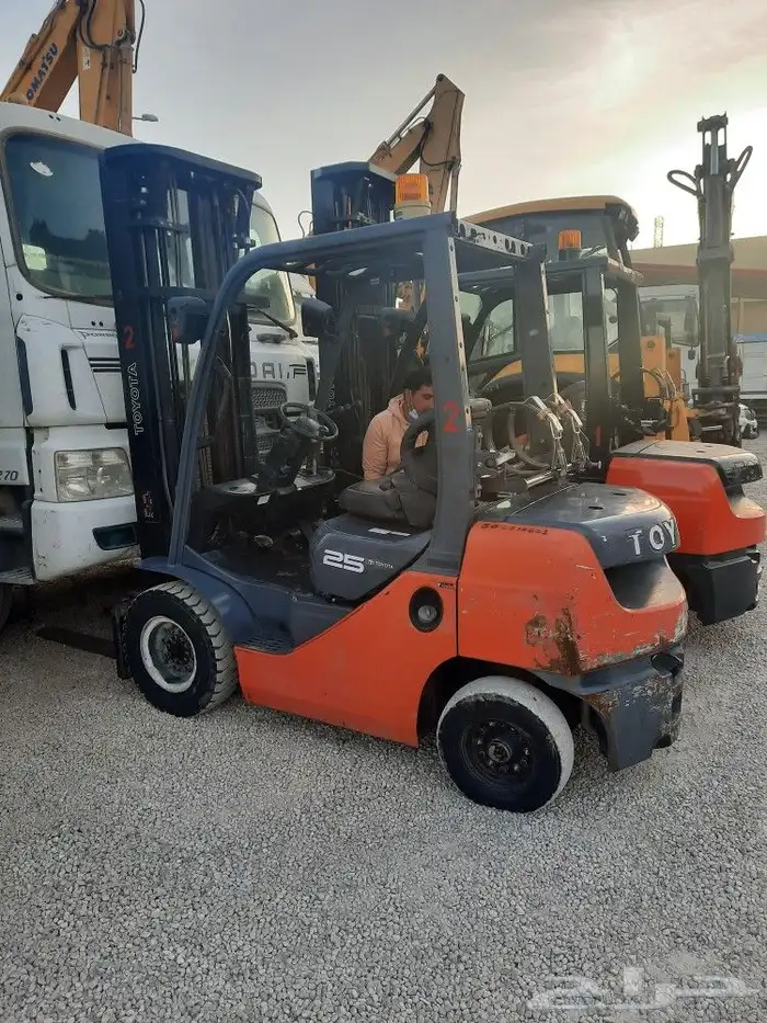 رافعه شوكيه للايجار تاجير فوركلفت forklift 2
