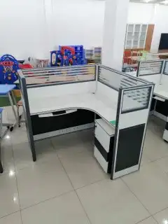 مكاتب حديد وقزاز وخشب وميلامين مقاس مختلفه 7