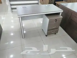 مكاتب حديد وقزاز وخشب وميلامين مقاس مختلفه 5