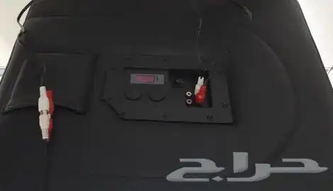 كرسي يحتوي على مكبرات صوت 6