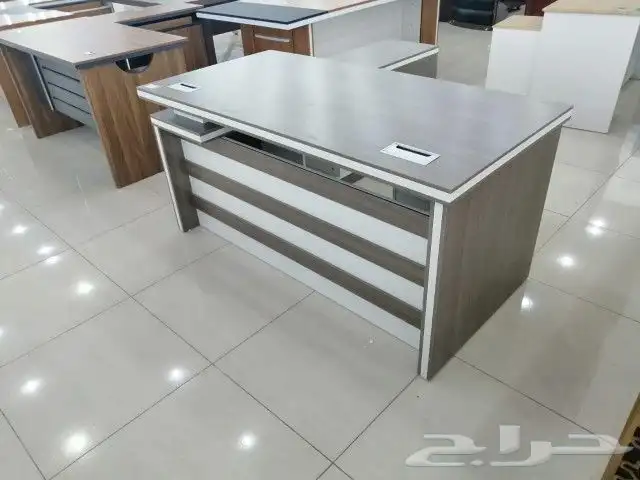 مكاتب حديد وقزاز وخشب وميلامين مقاس مختلفه 8