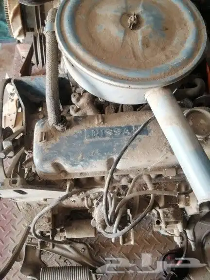 للبيع مكاين سيارات نيسان قديم 2