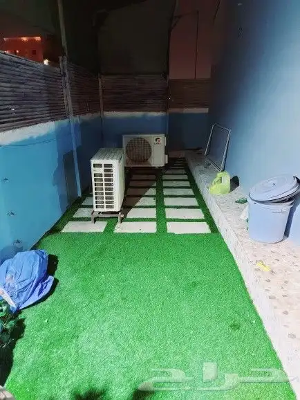 معلم تركيب موكيت عشب صناعي مشمع نجيله بدل خشب 29