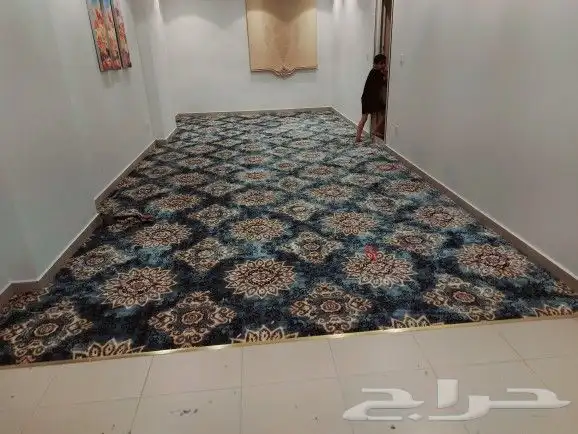 معلم تركيب موكيت عشب صناعي مشمع نجيله بدل خشب 31