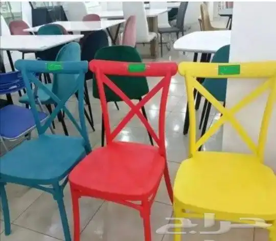 كراسي حديد وفايبر داخليه وخارجيه بالوانها 44