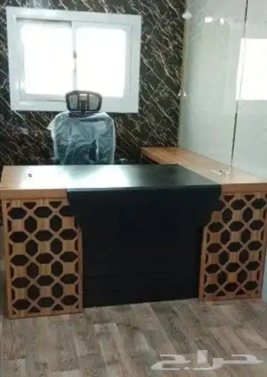 مكاتب حديد وقزاز وخشب وميلامين مقاس مختلفه 15