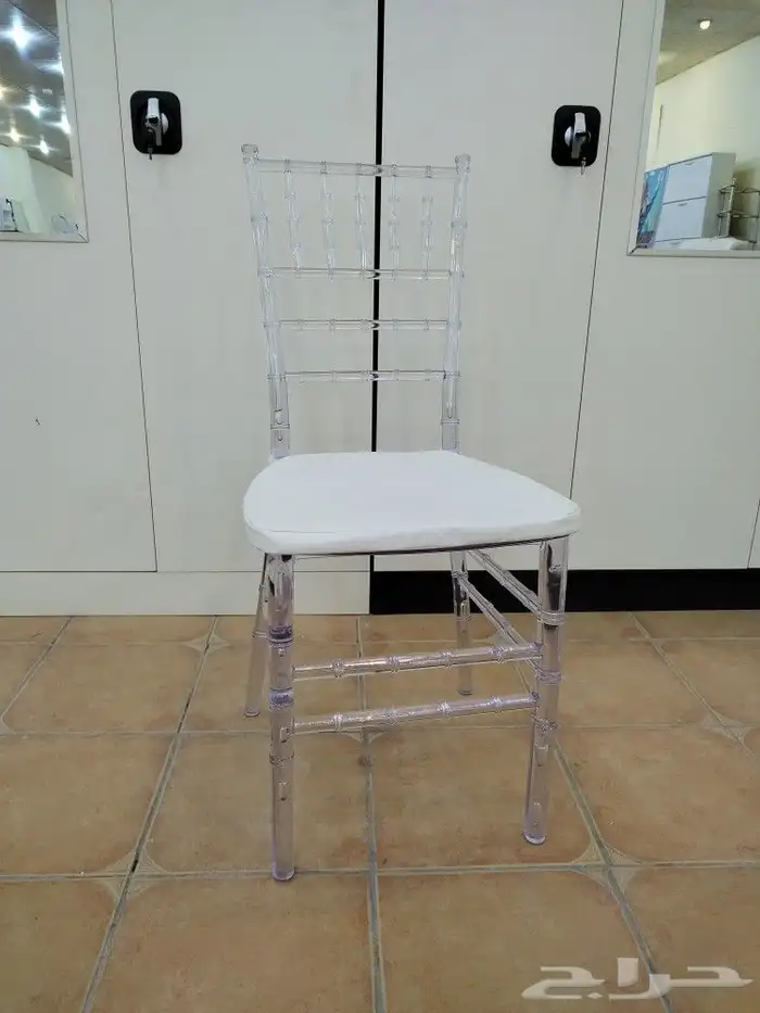 كراسي الكريلك الشفاف 0