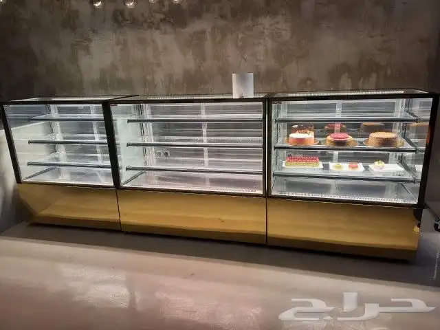 ثلاجة عرض حلويات 0