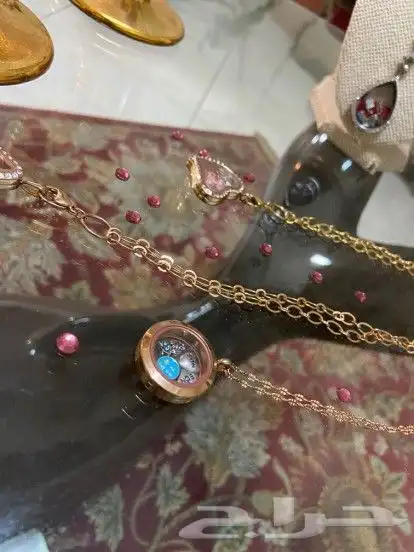 سلاسل وتعاليق 1