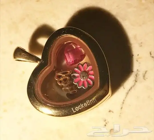 سلاسل وتعاليق 24