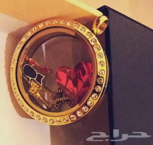 سلاسل وتعاليق 17