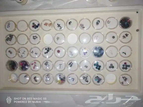 سلاسل وتعاليق 48