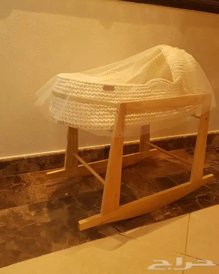 سرير اطفال شغل يدوي مع بطانية 1