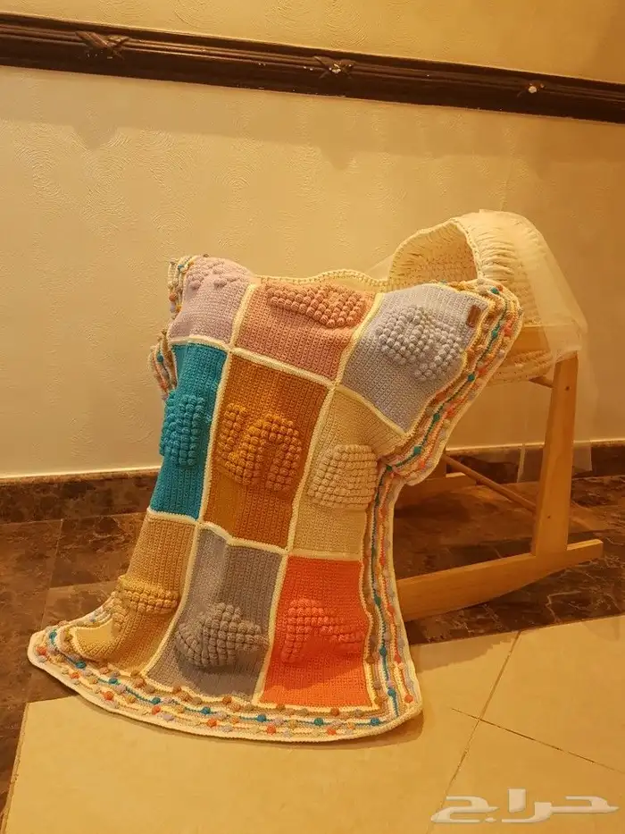 سرير اطفال شغل يدوي مع بطانية 4