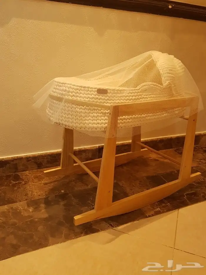 سرير اطفال شغل يدوي مع بطانية 3