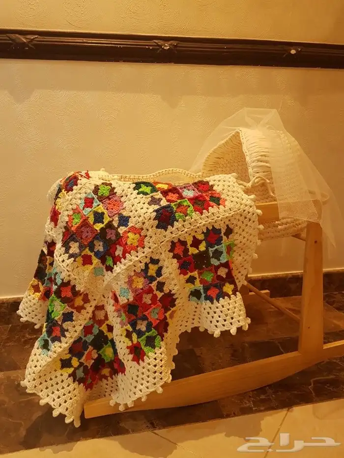 سرير اطفال شغل يدوي مع بطانية 2