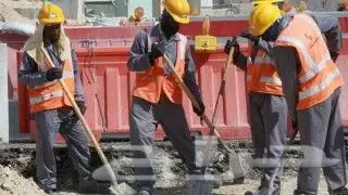 رافعات شوكية و عماله يدويه 1