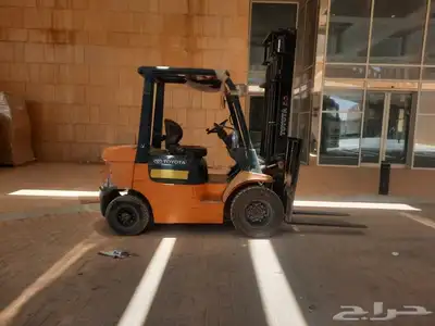 رافعات شوكيه فواركلفت للايجار 0508119399 0
