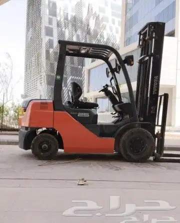 تاجير معدات ثقيلة رافعات شوكية فوركلفيت سكين 3