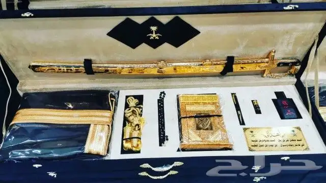 دروع تكريم مشالح سيوف أطقم هدايا 12